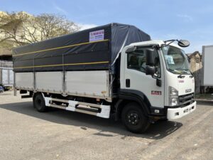 Alternative view of XE TẢI ISUZU FRR90NE4 6.5 TẤN THÙNG BẠT BỬNG NÂNG