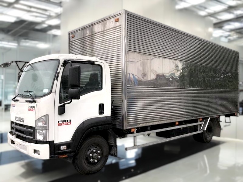 XE TẢI ISUZU FRR90NE4 6 TẤN THÙNG KÍN - Ảnh 4