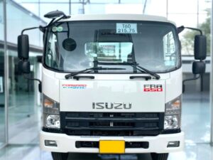 Alternative view of XE TẢI ISUZU FRR90NE4 6 TẤN THÙNG LỬNG