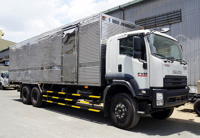 XE TẢI ISUZU FVM34TE4 15 TẤN THÙNG KÍN - Ảnh 2