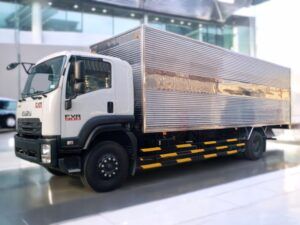 XE TẢI ISUZU FVR34SE4 8 TẤN THÙNG KÍN