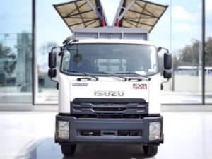 Alternative view of XE TẢI ISUZU FVR34UE4 7.5 TẤN THÙNG KÍN CÁNH DƠI
