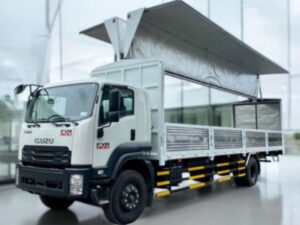 XE TẢI ISUZU FVR34UE4 7.5 TẤN THÙNG KÍN CÁNH DƠI