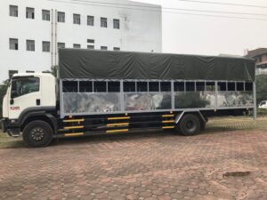 Alternative view of XE TẢI ISUZU FVR34UE4 7 TẤN CHỞ MÔ TÔ XE MÁY
