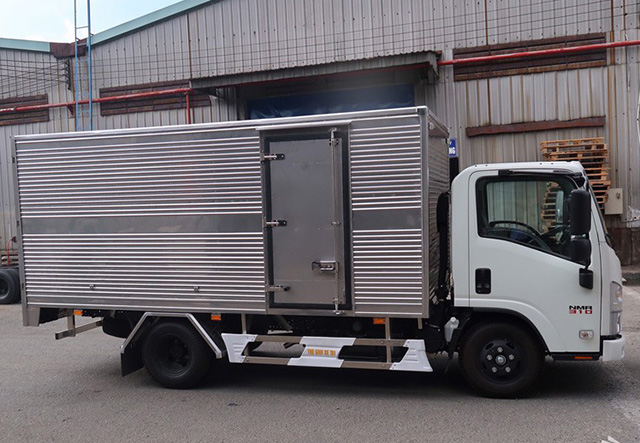 XE TẢI ISUZU NMR85HE4 1.9 TẤN THÙNG KÍN - Ảnh 5