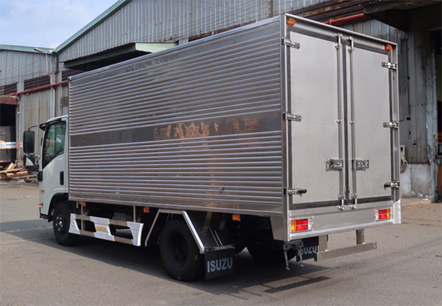 XE TẢI ISUZU NMR85HE4 1.9 TẤN THÙNG KÍN - Ảnh 4
