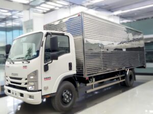 XE TẢI ISUZU NQR75LE4 5.5 TẤN THÙNG KÍN