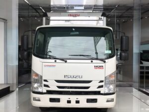 Alternative view of XE TẢI ISUZU NQR75LE4 5.5 TẤN THÙNG KÍN