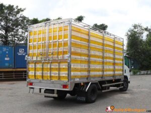 Alternative view of XE TẢI ISUZU NQR75LE4 5 TẤN THÙNG CHỞ GIA CẦM