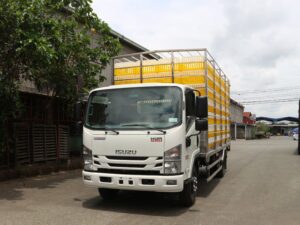 XE TẢI ISUZU NQR75ME4 4 TẤN CHỞ GIA CẦM