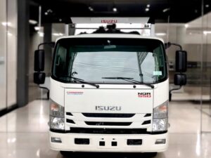 Alternative view of XE TẢI ISUZU NQR75ME4 5.5 TẤN THÙNG KÍN