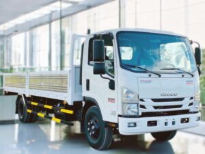 XE TẢI ISUZU NQR75ME4 5.5 TẤN THÙNG LỬNG