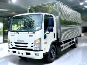 XE TẢI ISUZU NQR75ME4 5 TẤN THÙNG KÍN