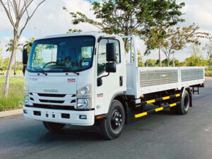 Alternative view of XE TẢI ISUZU NQR75ME4 6 TẤN THÙNG LỬNG