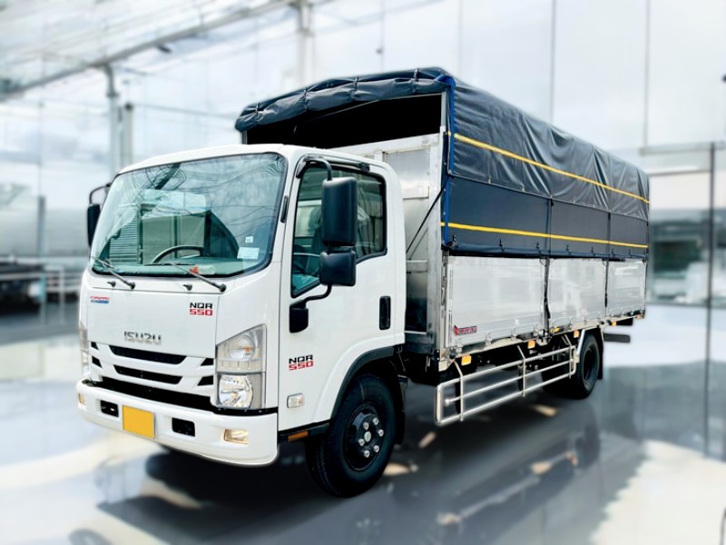 XE TẢI ISUZU NQR75ME4 5 TẤN THÙNG MUI BẠT - Ảnh 3