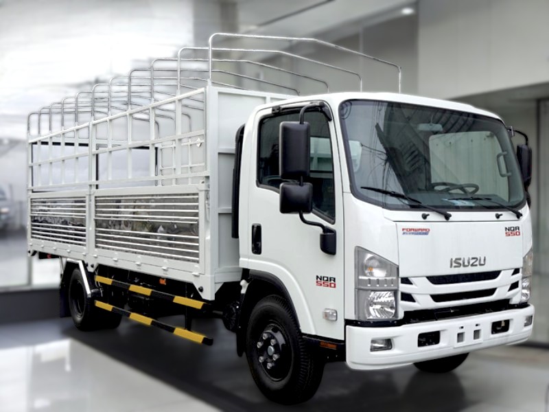 XE TẢI ISUZU NQR75ME4 5 TẤN THÙNG MUI BẠT - Ảnh 4