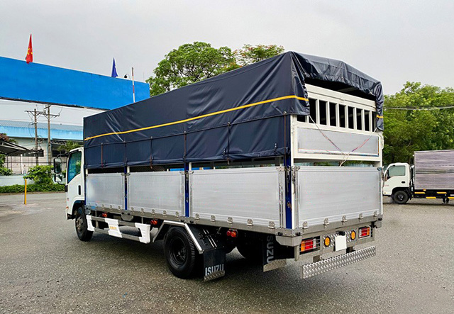 XE TẢI ISUZU NQR75ME4 6 TẤN THÙNG MUI BẠT - Ảnh 5