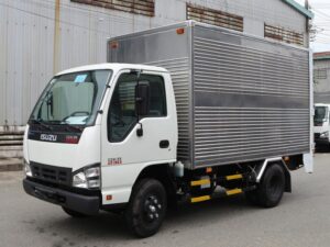 XE TẢI ISUZU QKR77FE4 2 TẤN THÙNG KÍN BỬNG NÂNG