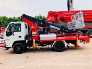 XE TẢI ISUZU QKR77HE4 1.9 TẤN GẮN CẨU NÂNG NGƯỜI TRÊN CAO 18M