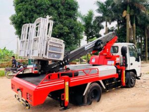 Alternative view of XE TẢI ISUZU QKR77HE4 1.9 TẤN GẮN CẨU NÂNG NGƯỜI TRÊN CAO 18M