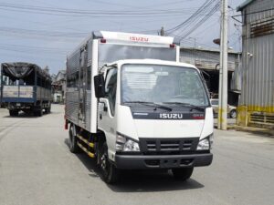 Alternative view of XE TẢI ISUZU QKR77HE4 1.9 TẤN THÙNG KÍN BỬNG NÂNG