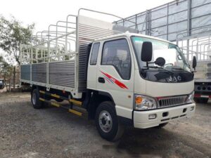 XE TẢI JAC HFC 1061K3 5 TẤN THÙNG BẠT