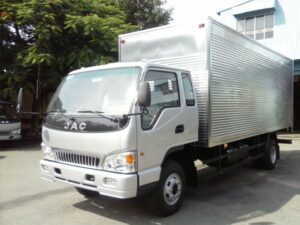 XE TẢI JAC HFC 1083K1 5.5 TẤN THÙNG KÍN BỬNG NÂNG