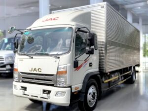 XE TẢI JAC N900 PLUS 9.1 TẤN THÙNG KÍN ĐỘNG CƠ CUMMINS