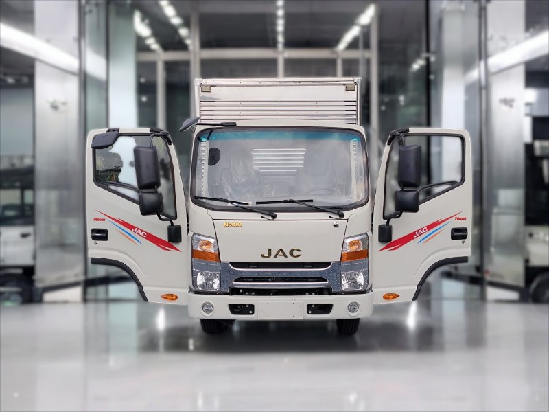 XE TẢI JAC N200 1,95 TẤN THÙNG KÍN ĐỘNG CƠ ISUZU - Ảnh 2