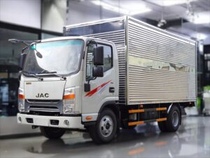 XE TẢI JAC N250 2.25 TẤN THÙNG KÍN ĐỘNG CƠ ISUZU