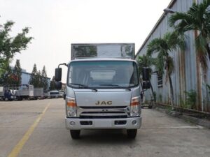 XE TẢI JAC N650 6.2 TẤN THÙNG KÍN BỬNG NÂNG