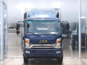 Alternative view of XE TẢI JAC N800 PLUS 8.5 TẤN THÙNG LỬNG ĐỘNG CƠ CUMMINS